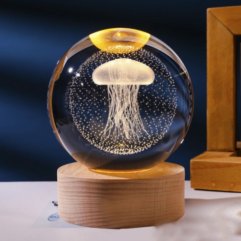 Đèn quả cầu pha lê 3D đế gỗ 8cm - sứa biển
