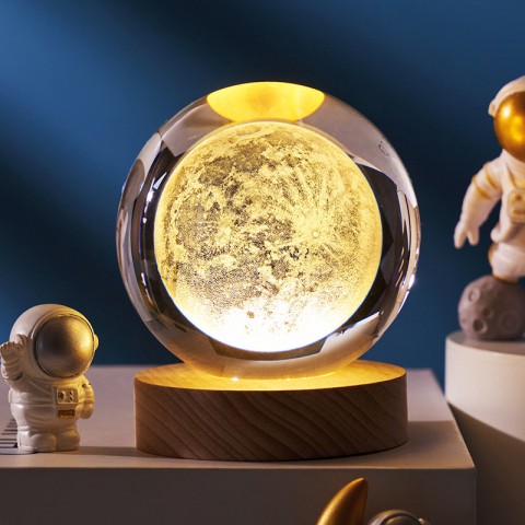 Đèn quả cầu pha lê 3D đế gỗ 8cm - mặt trăng