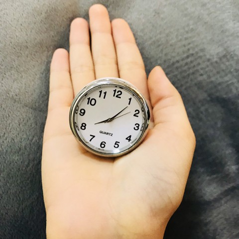 Đồng hồ mini hình bán cầu độc đáo