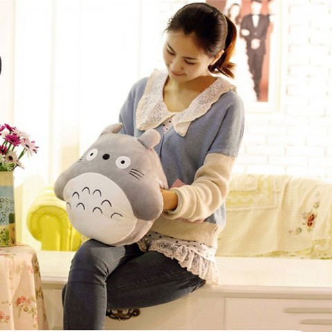 Gối ôm Totoro đút tay tròn