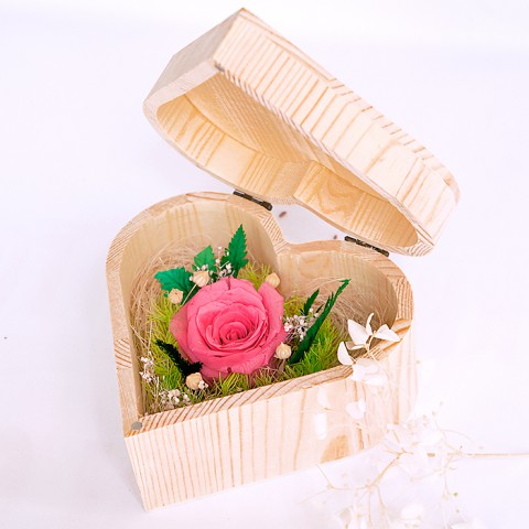 Hoa hồng bất tử hộp gỗ trái tim - Hồng phấn