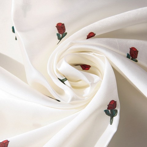 Khăn lụa vuông họa tiết hoa hồng 70cm