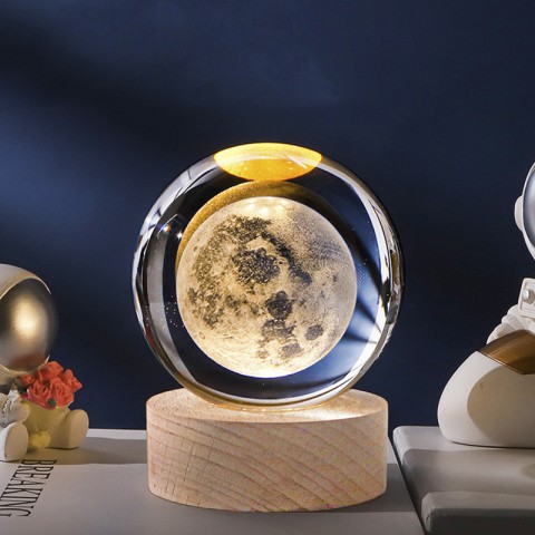 Đèn quả cầu pha lê 3D đế gỗ 8cm - mặt trăng