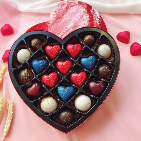 Socola Valentine LuvChocolate Lời tỏ tình từ trái tim - Hộp tim 19 viên