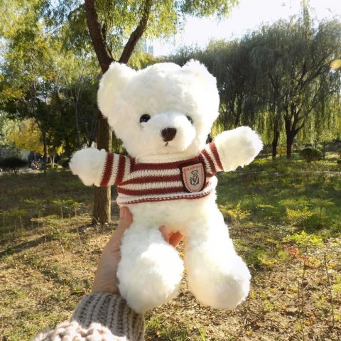 Gấu Teddy bear trắng mặc áo len sọc đỏ 30cm