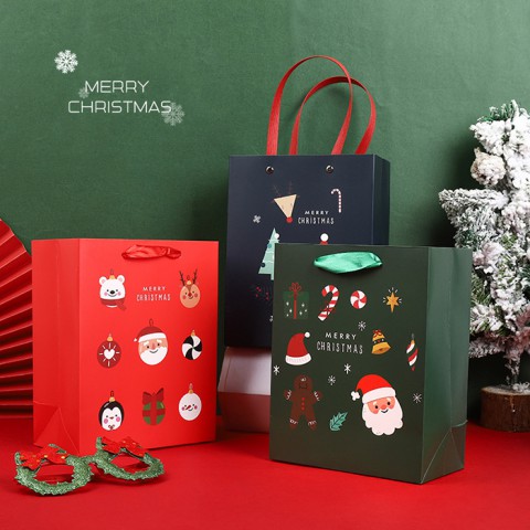Túi đựng quà Giáng Sinh ông già noel chữ nhật đứng bằng giấy 23x18cm
