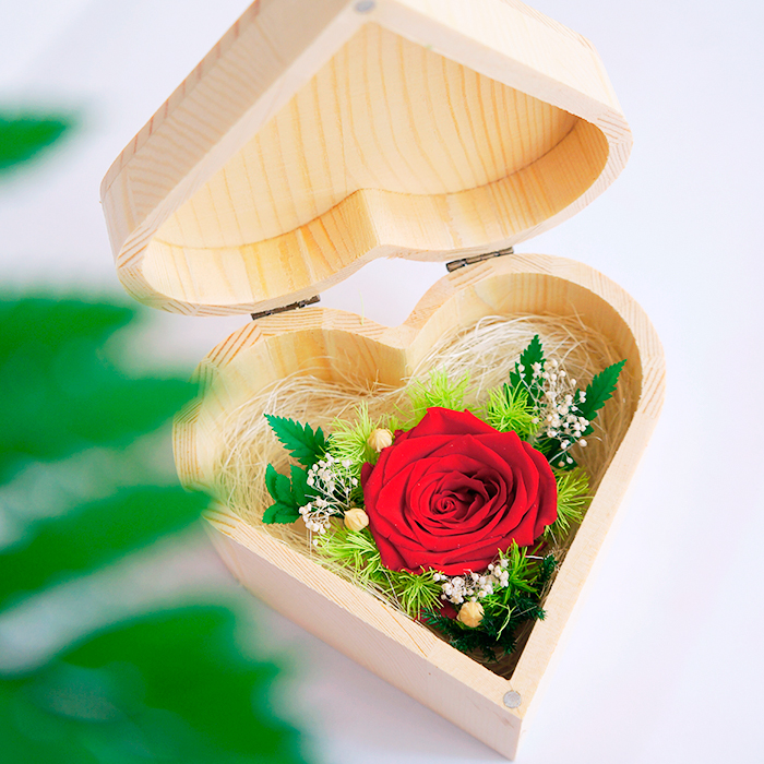 hoa hồng bất tử hộp gỗ trái tim hồng đỏ