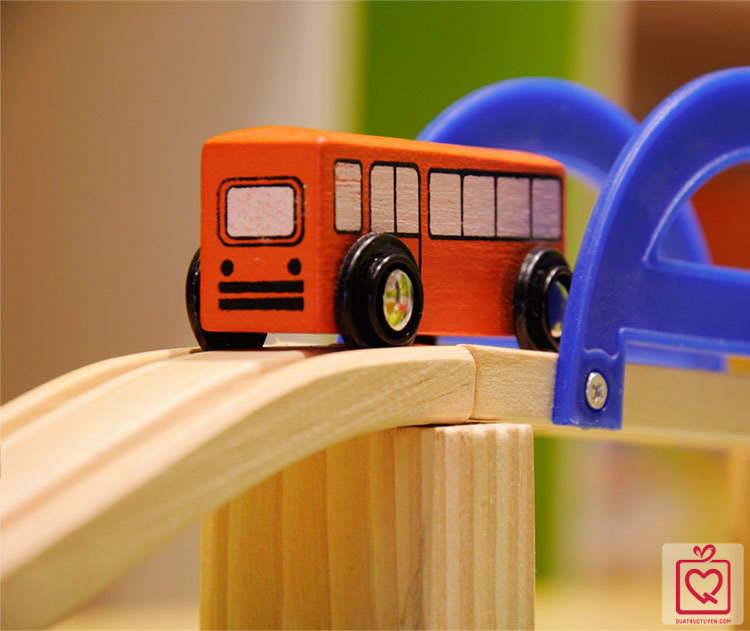 Mô hình phương tiện giao thông bằng gỗ phù hợp cho bé mọi lứa tuổi