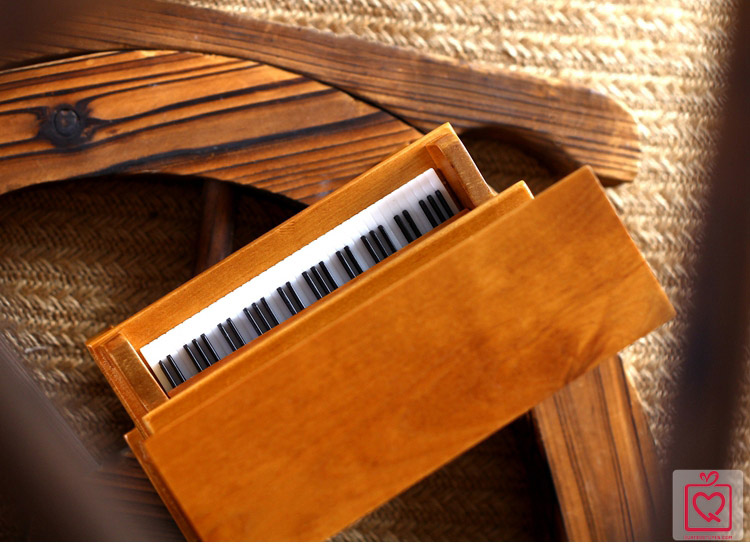 Hộp nhạc Piano gỗ cao cấp